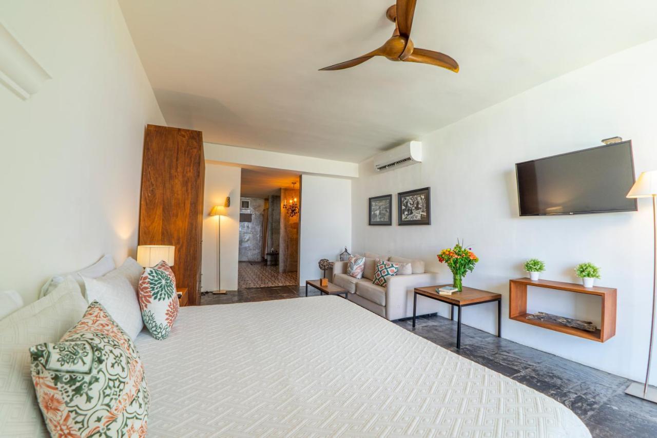 Suites At Sapphire Ocean Club Puerto Vallarta Exterior photo