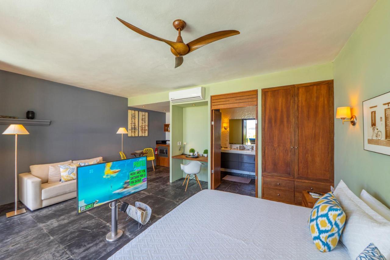 Suites At Sapphire Ocean Club Puerto Vallarta Exterior photo